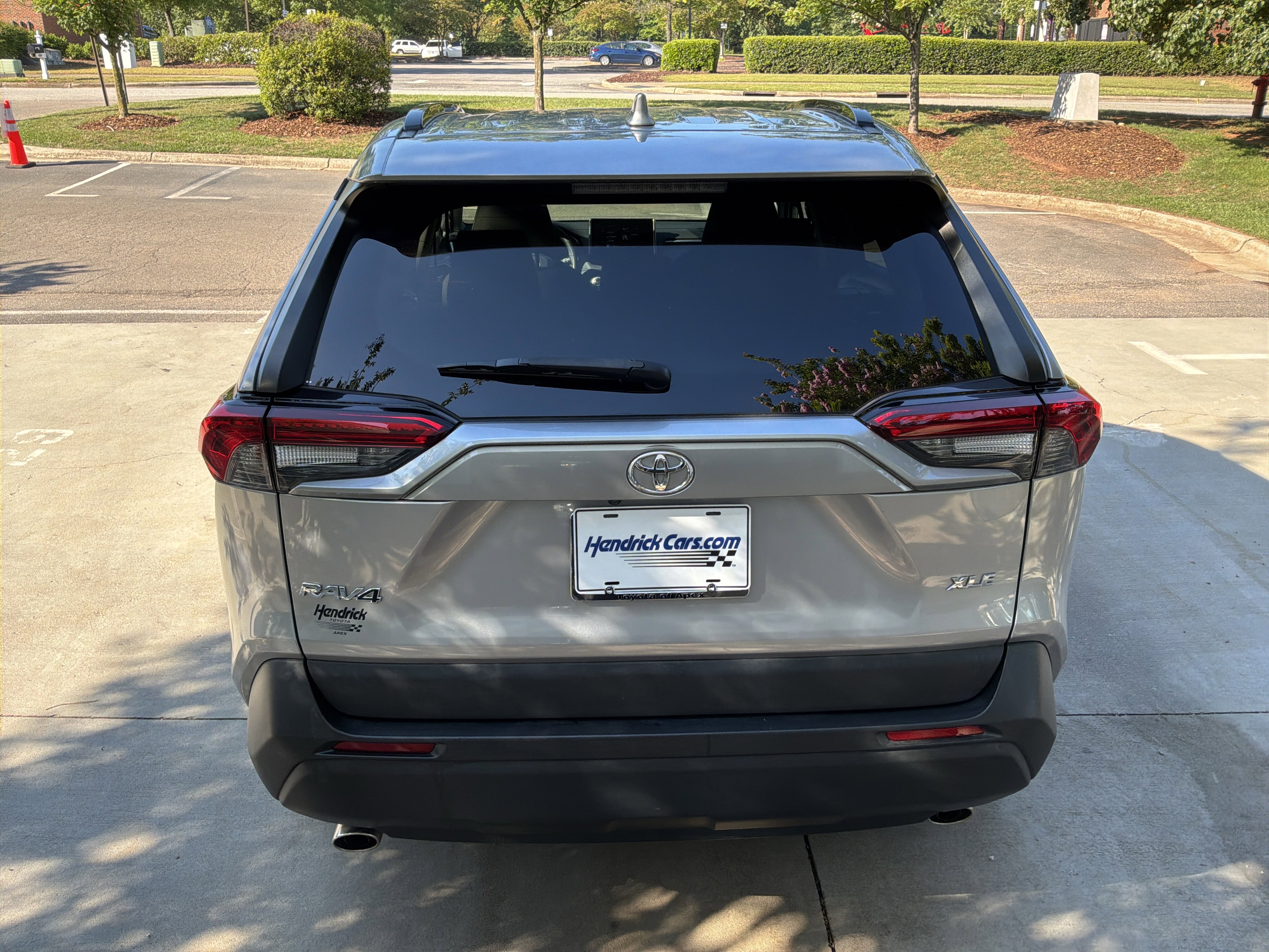 Used 2019 Toyota RAV4 XLE Premium w/ Cold Weather Package AWD/4WD image 9