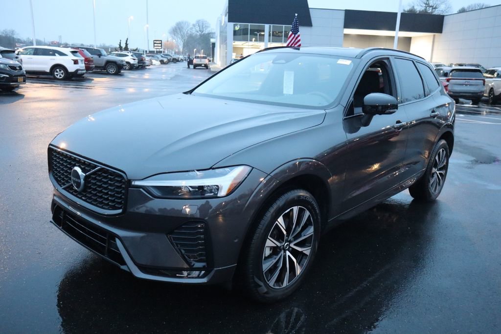 Used 2025 Volvo XC60 B5 Plus w/ Climate Package image 8
