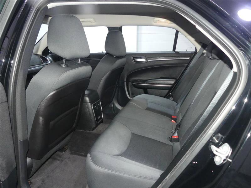 Used 2018 Chrysler 300 Touring w/ Driver Convenience Group AWD/4WD image 26