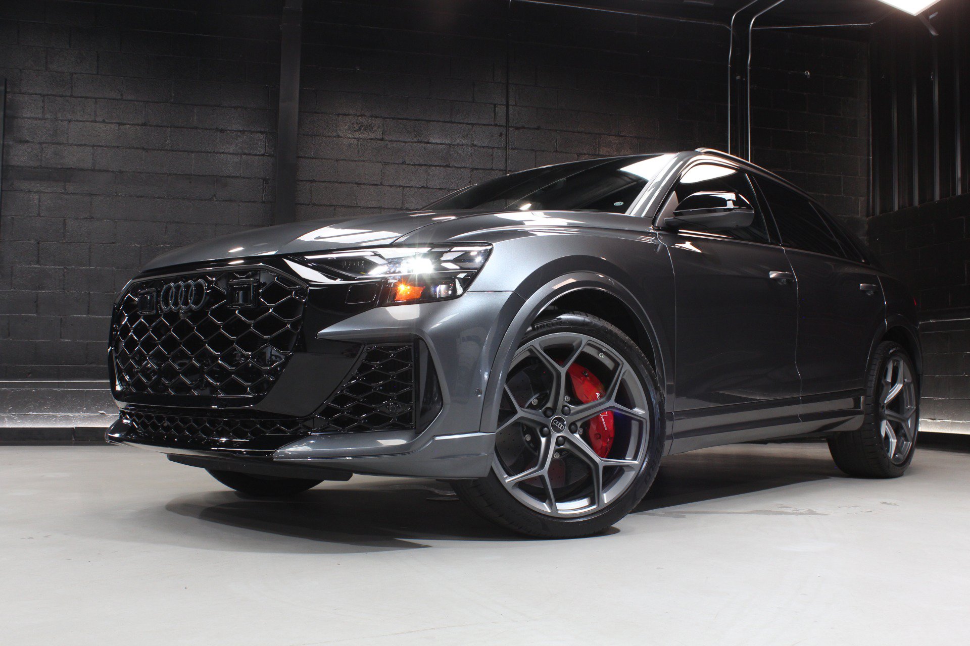 Used 2025 Audi RS Q8 performance AWD/4WD image 4