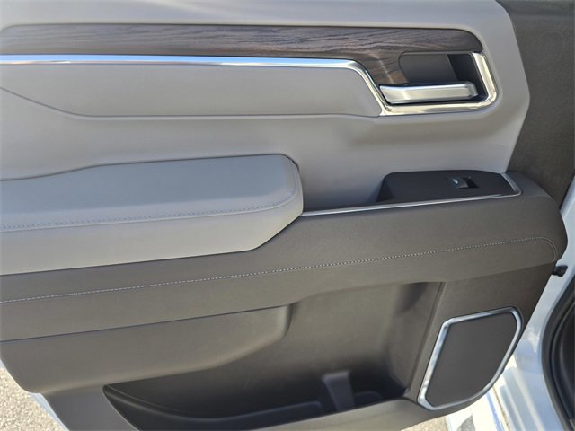 New 2026 GMC Sierra 1500 SLT image 9