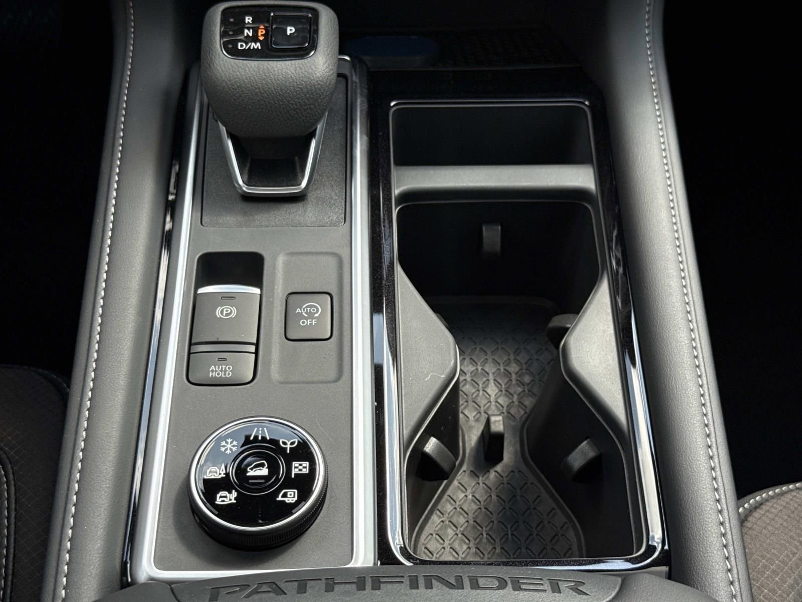 New 2026 Nissan Pathfinder SL w/ SL Premium Package image 14