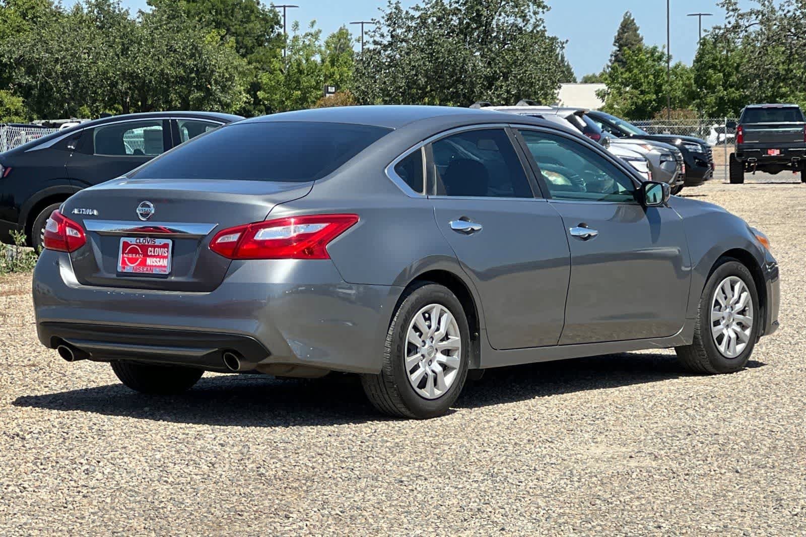 Used 2016 Nissan Altima 2.5 S w/ Power Driver Seat Package FWD image 3