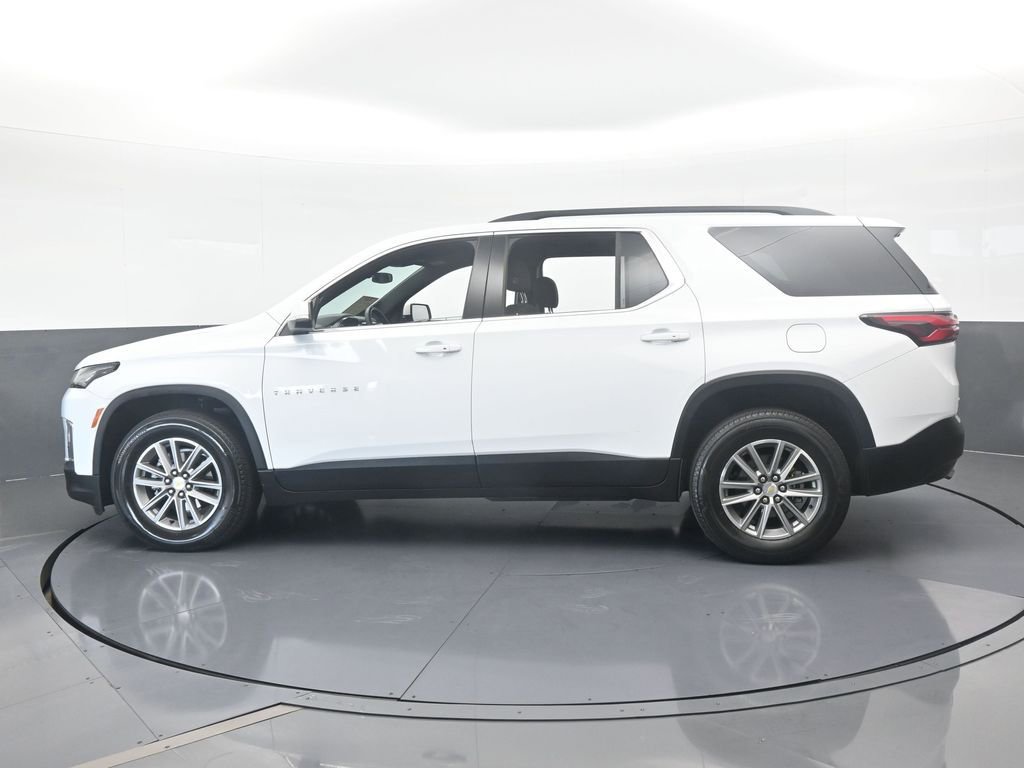 Used 2023 Chevrolet Traverse LT image 3