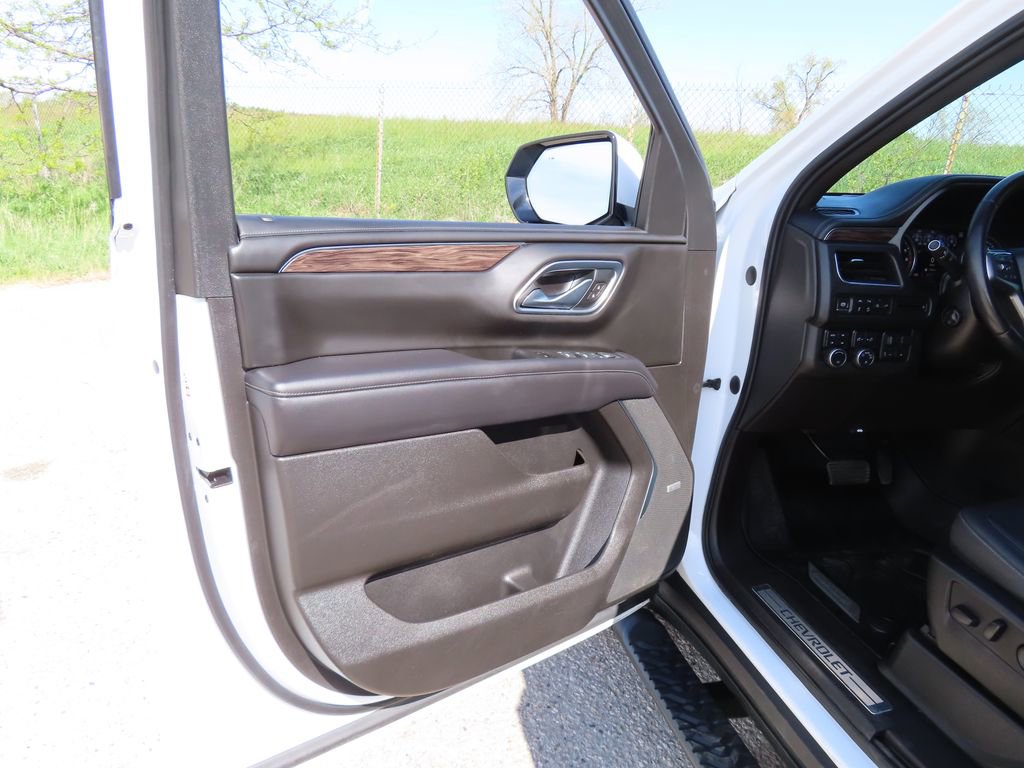 Used 2021 Chevrolet Suburban Z71 w/ Z71 Off-Road Package AWD/4WD image 25