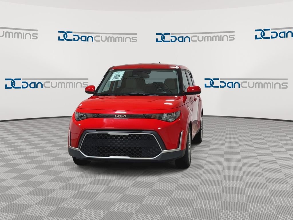 Used 2023 Kia Soul LX FWD image 3
