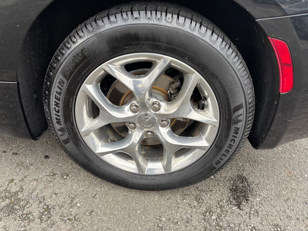 Used 2017 Chrysler Pacifica Limited w/ Advanced Safetytec Group image 9