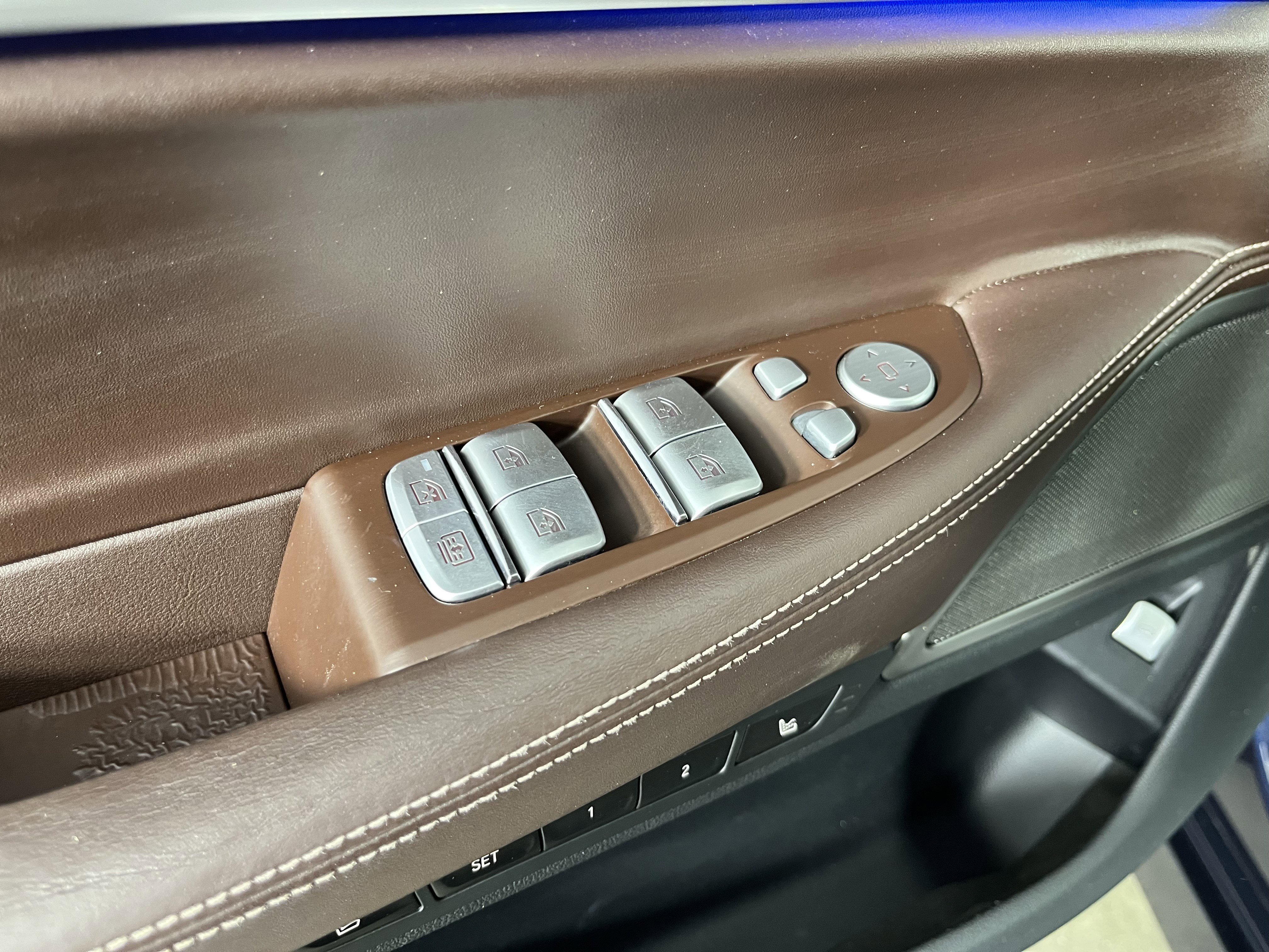 Used 2020 BMW 740i xDrive w/ Premium Package image 19