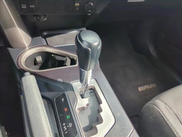 Used 2018 Toyota RAV4 XLE image 10