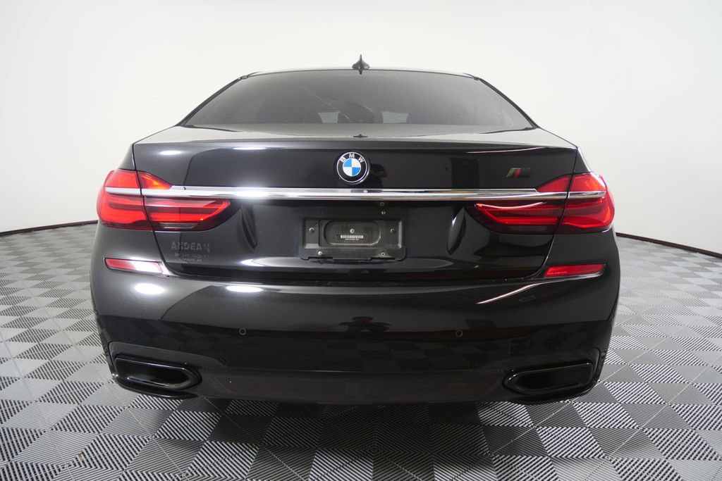 Used 2019 BMW 740i w/ M Sport Package image 4