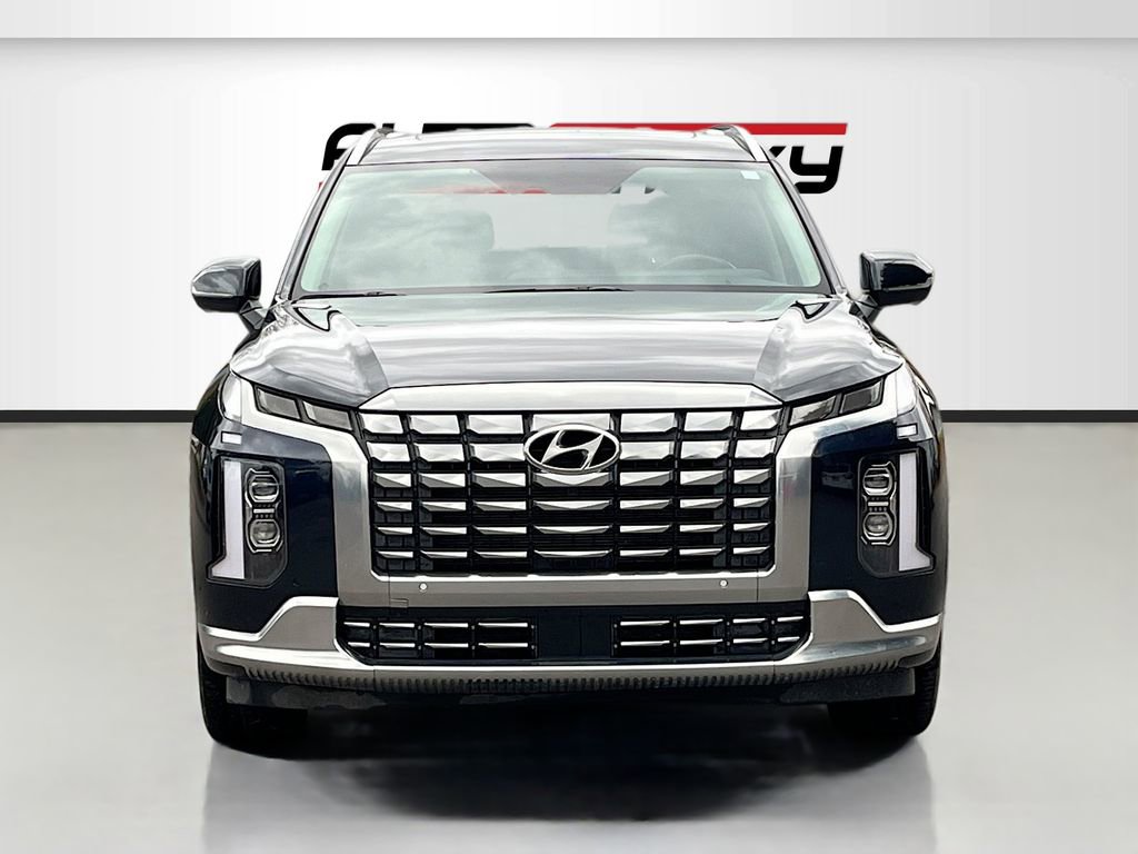 Used 2023 Hyundai Palisade Limited w/ Cargo Package image 2