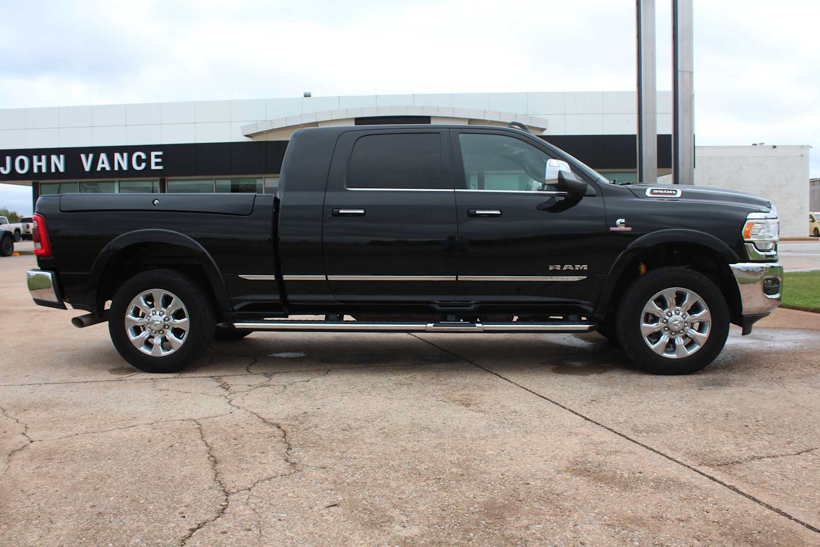 Used 2022 RAM 3500 Limited w/ Towing Technology Group AWD/4WD image 20