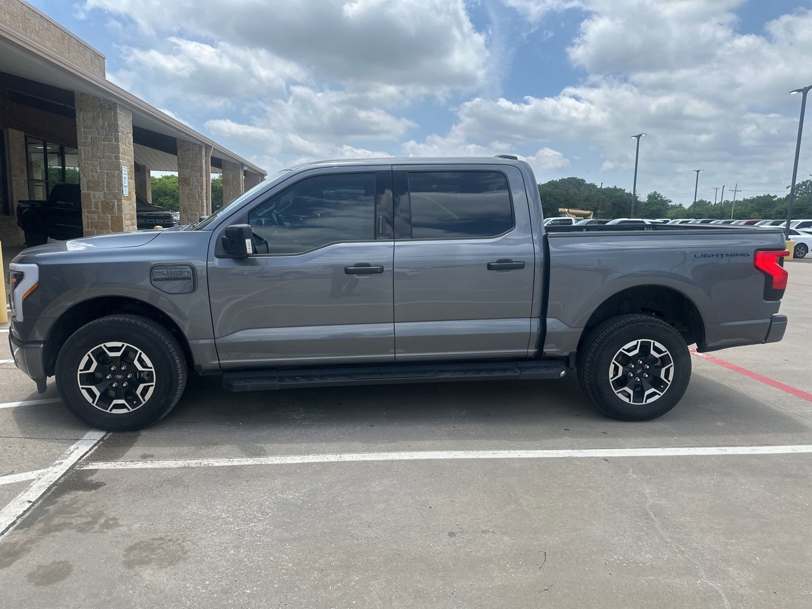Used 2023 Ford F150 Lightning XLT AWD/4WD image 2