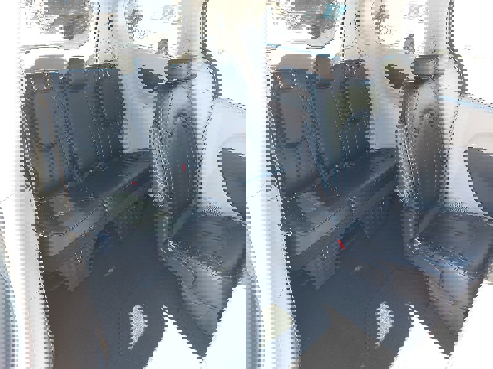 Used 2023 Chrysler Pacifica Touring-L image 11