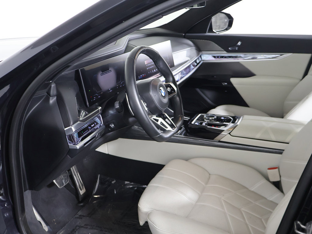 Used 2023 BMW 760i xDrive w/ Luxury Rear Seating Package AWD/4WD image 25