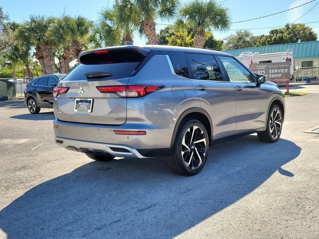 Used 2024 Mitsubishi Outlander SE FWD image 6