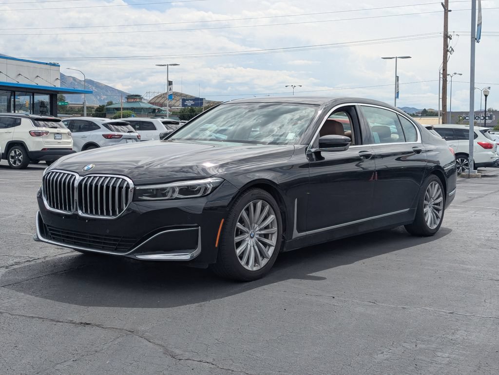 Used 2022 BMW 740i w/ Premium Package RWD image 9