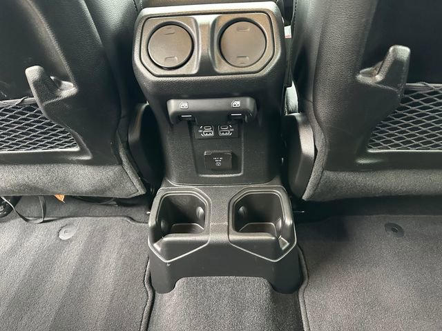 Used 2025 Jeep Wrangler Unlimited Rubicon image 26