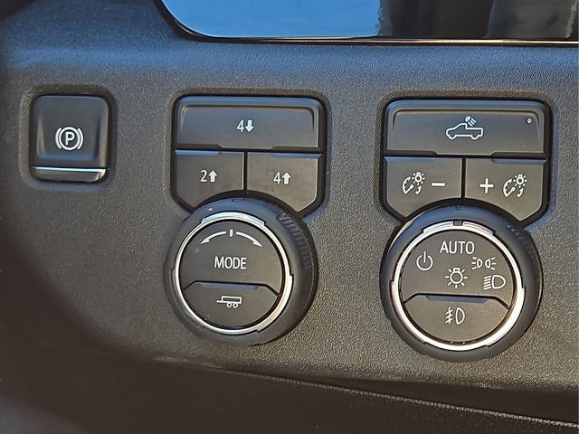 Used 2025 Chevrolet Silverado 2500 LT w/ Convenience Package image 26