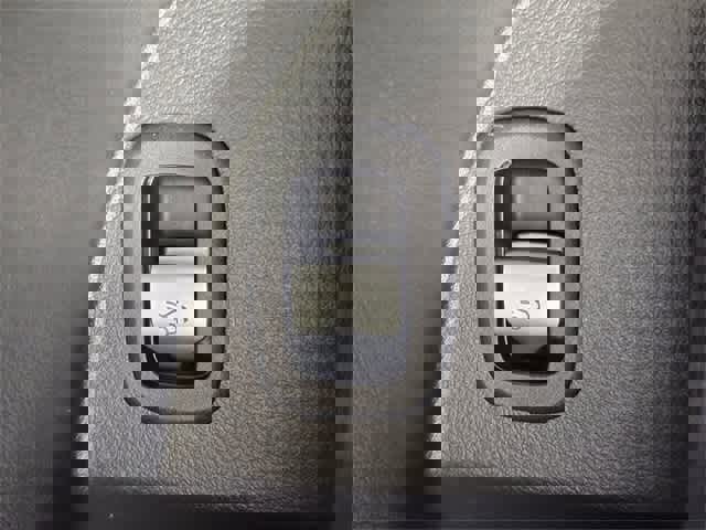 Certified 2025 Mercedes-Benz GLC 300 4MATIC image 39