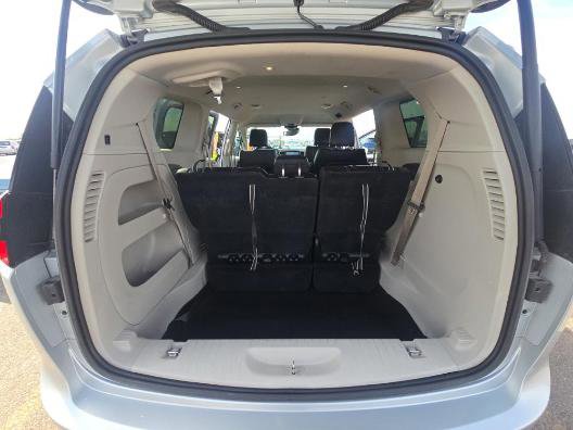 Used 2023 Chrysler Pacifica Touring-L FWD image 12