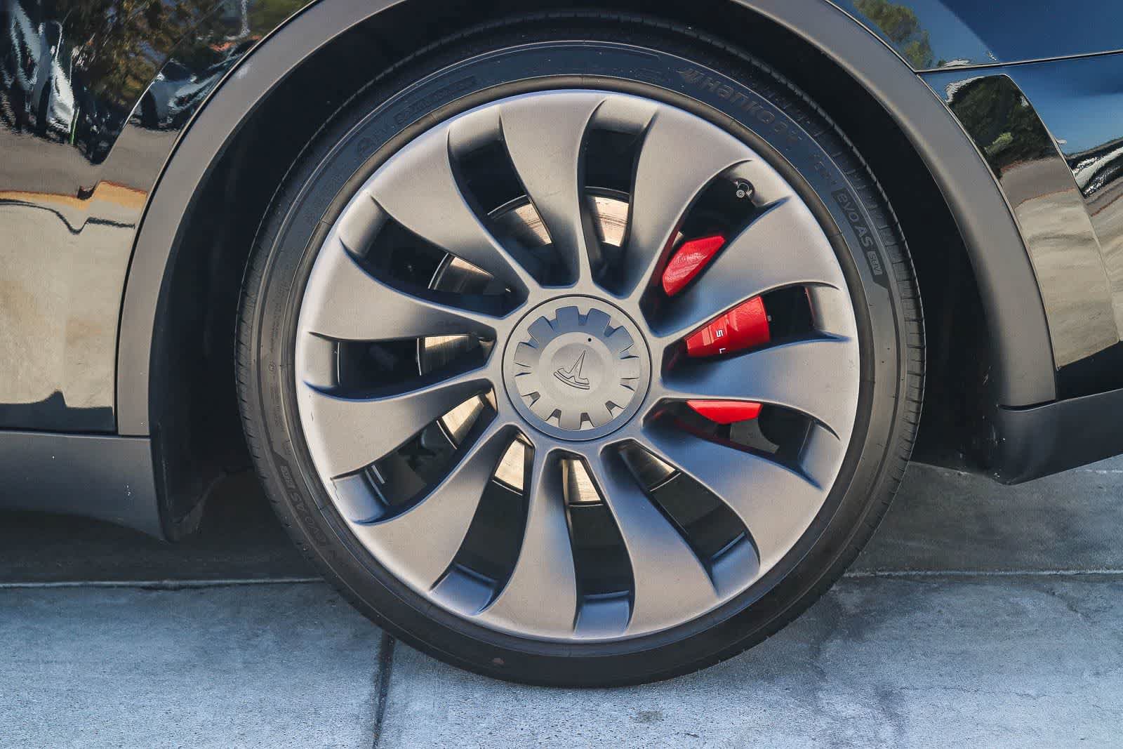 Used 2025 Tesla Model Y Performance AWD/4WD image 8