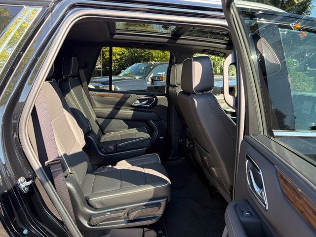 Used 2024 Chevrolet Tahoe Premier w/ Premium Package AWD/4WD image 31