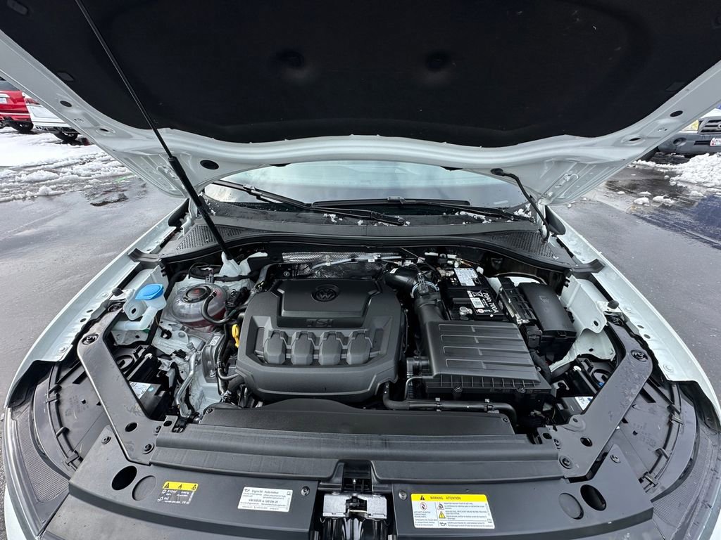 Used 2024 Volkswagen Tiguan Wolfsburg Edition image 27