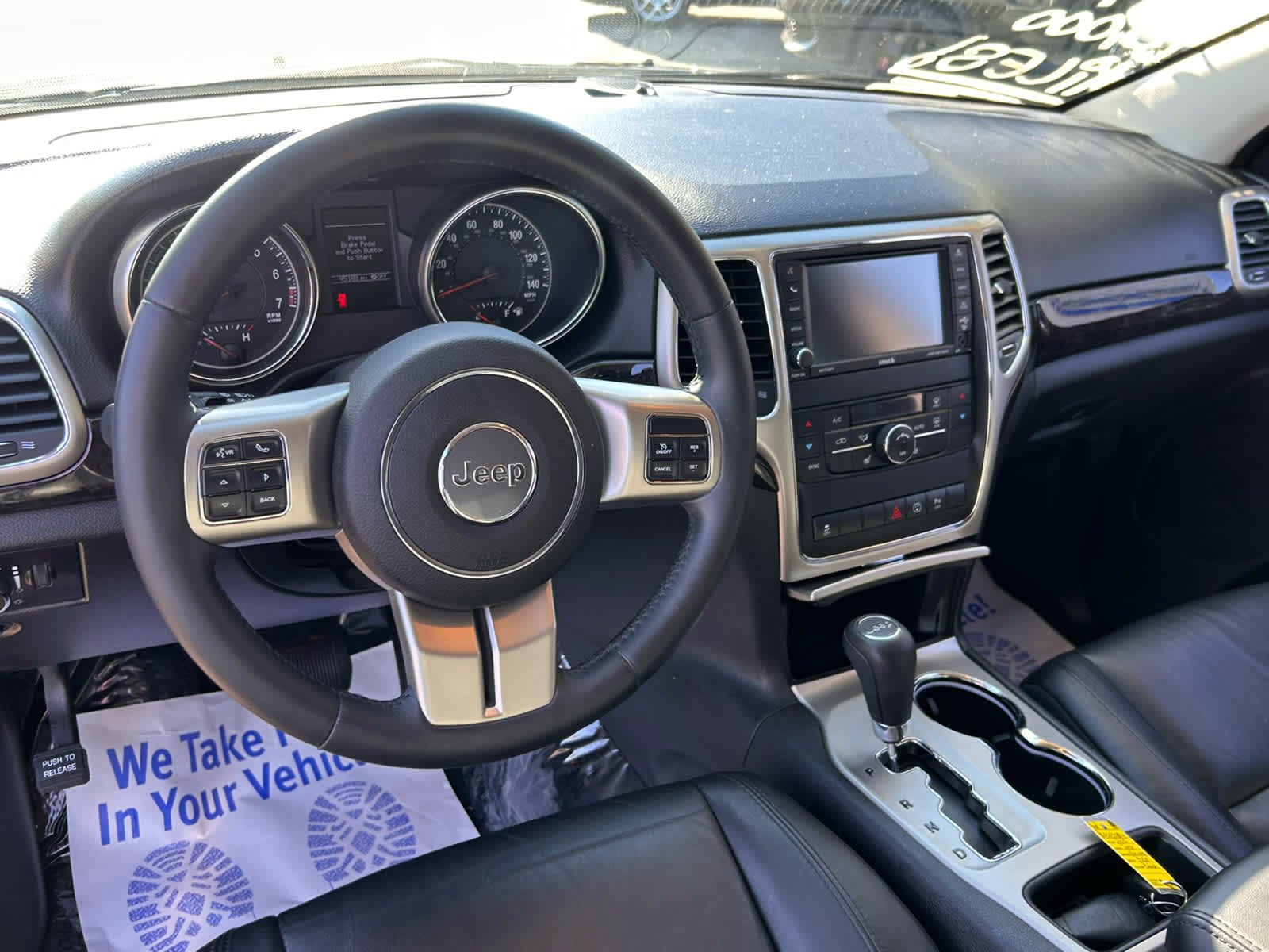 Used 2013 Jeep Grand Cherokee Laredo AWD/4WD image 14