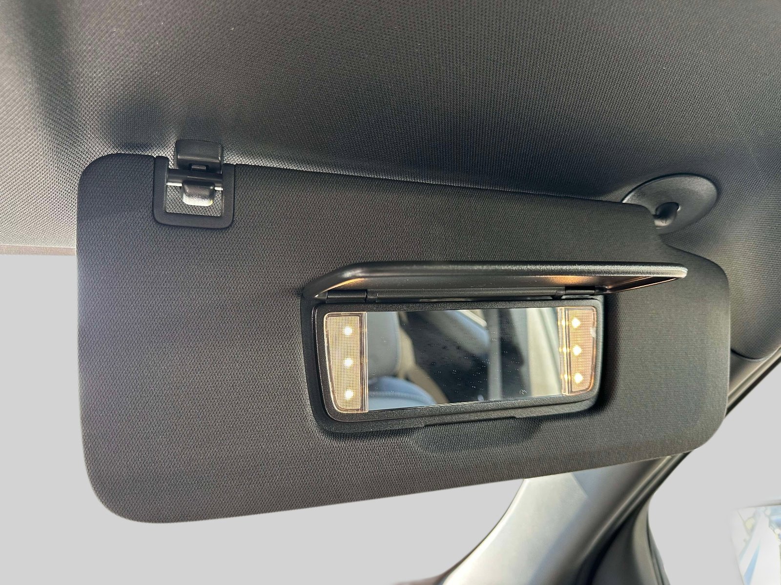 Used 2023 Chevrolet Traverse LT image 34