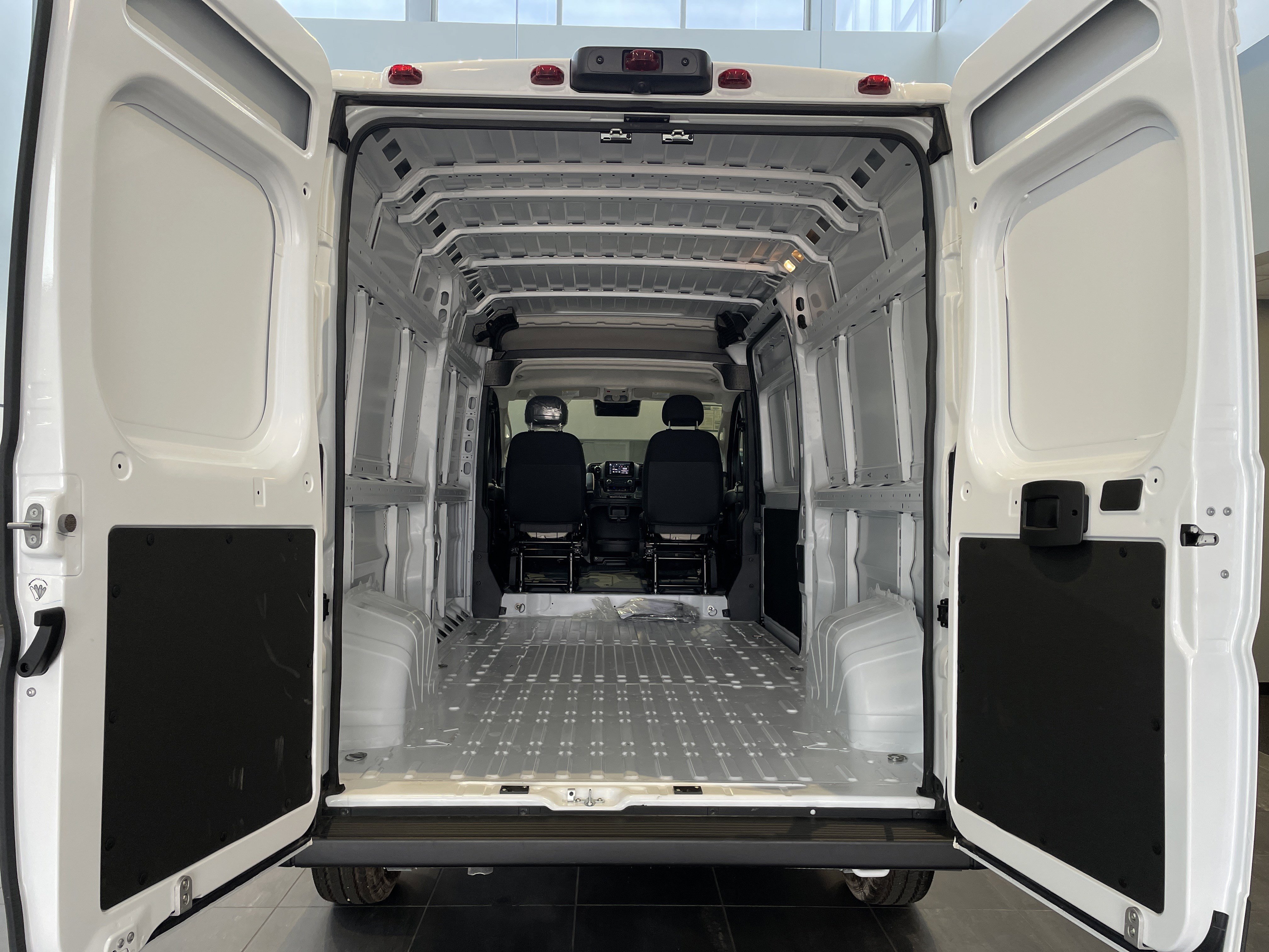 Used 2025 RAM ProMaster 2500 image 33