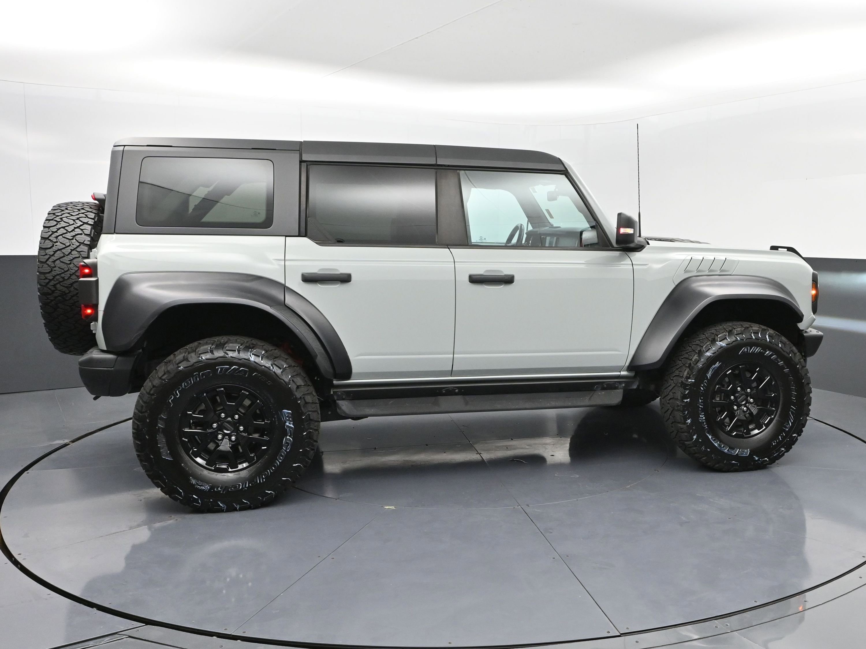 Used 2022 Ford Bronco Raptor image 27