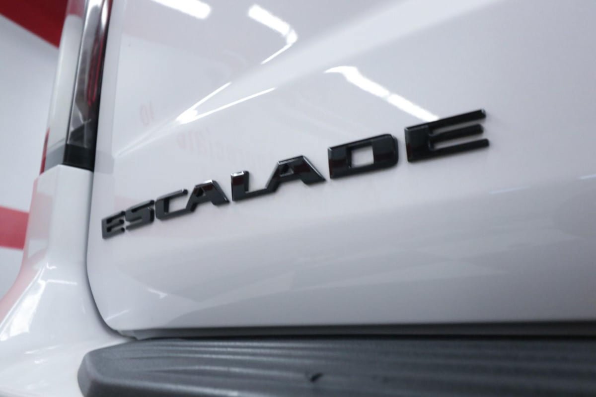 Used 2023 Cadillac Escalade Sport Platinum w/ LPO, ONYX Package AWD/4WD image 39