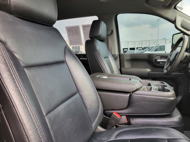 Used 2022 Chevrolet Silverado 2500 Custom w/ Custom Value Package image 17