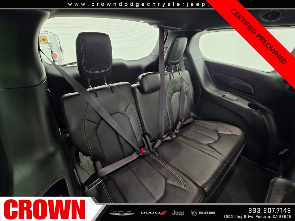 Used 2025 Chrysler Pacifica Select image 10