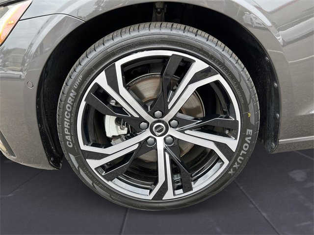 Used 2024 Volvo S60 B5 Plus image 14