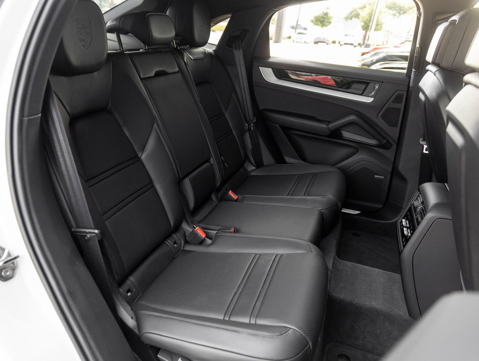Certified 2025 Porsche Cayenne S AWD/4WD image 41