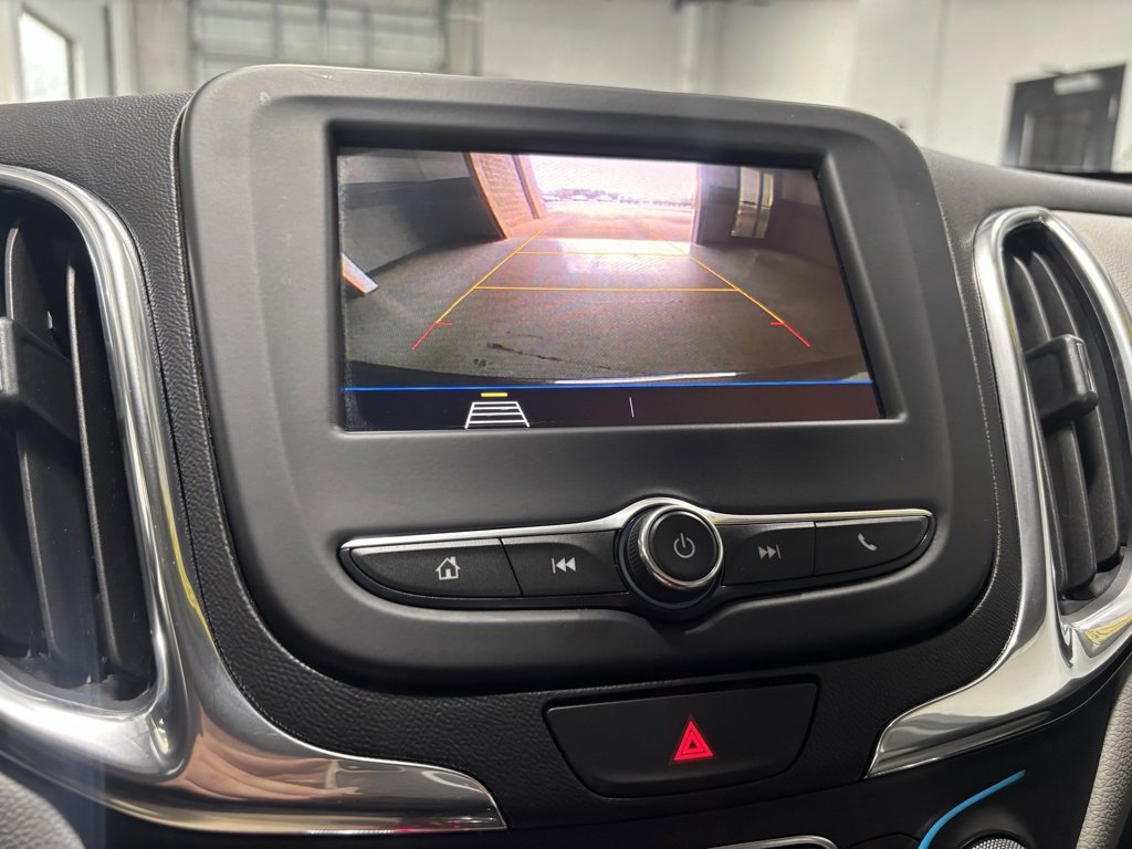 Used 2020 Chevrolet Equinox LS image 4