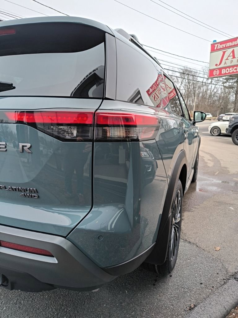 New 2026 Nissan Pathfinder Platinum image 2