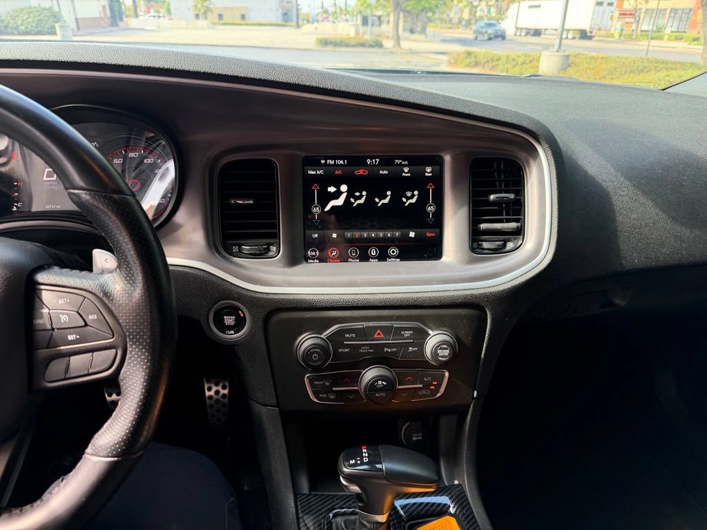 Used 2022 Dodge Charger R/T w/ Performance Handling Group RWD image 9