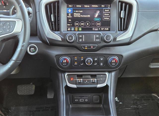Used 2024 GMC Terrain SLT AWD/4WD image 15