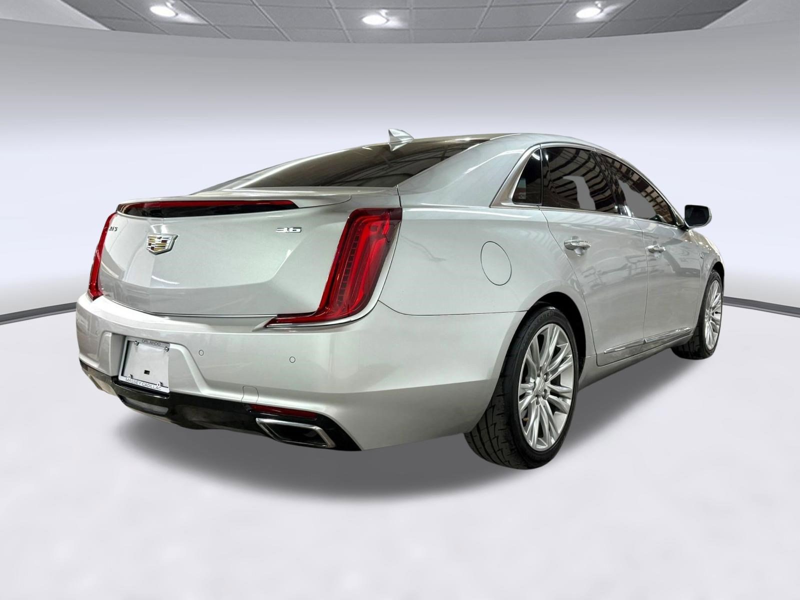 Used 2018 Cadillac XTS Luxury image 8