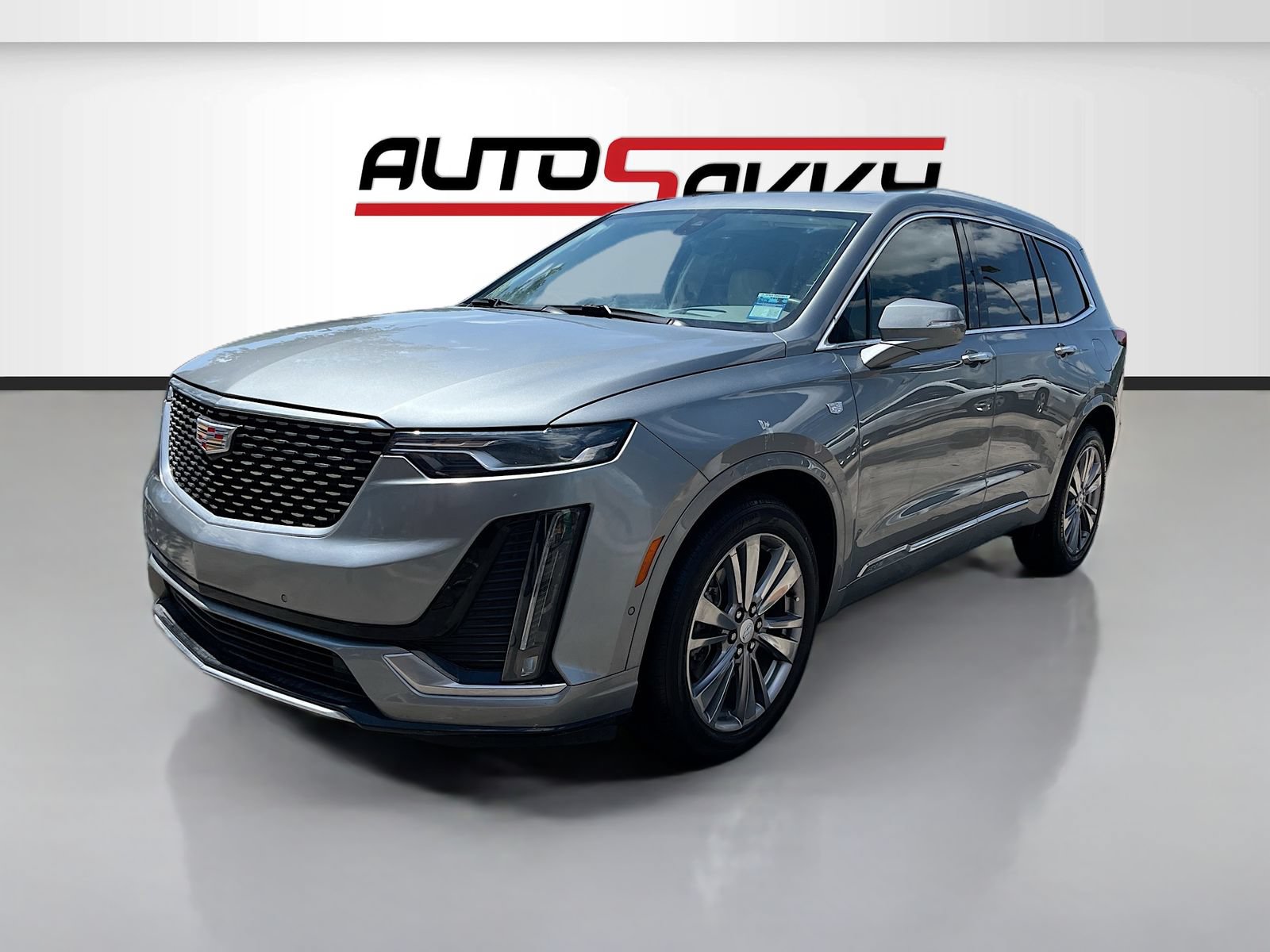 Used 2024 Cadillac XT6 Premium Luxury w/ Technology Package FWD image 3