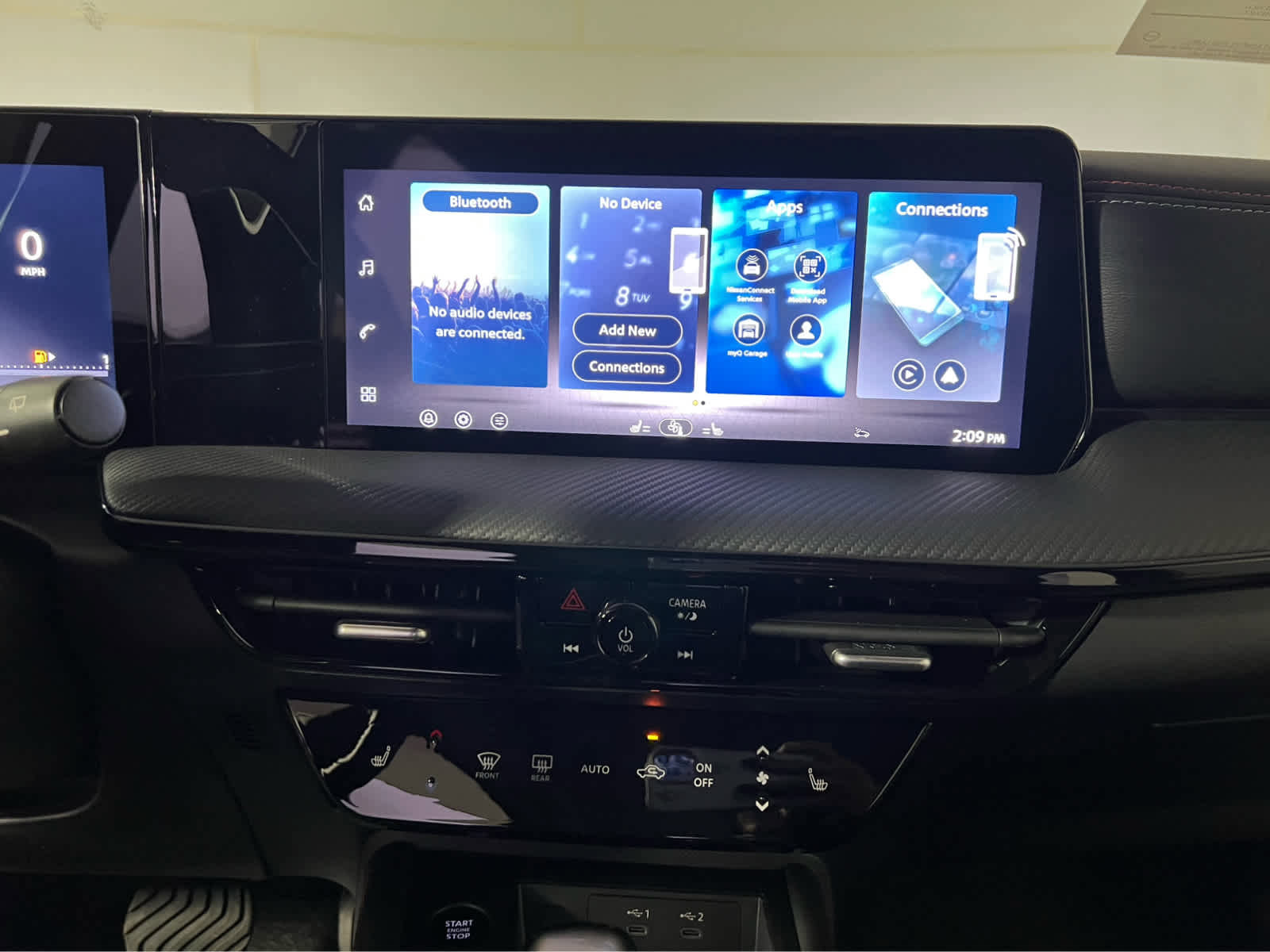 New 2026 Nissan Kicks SR w/ Cold Weather Package image 9