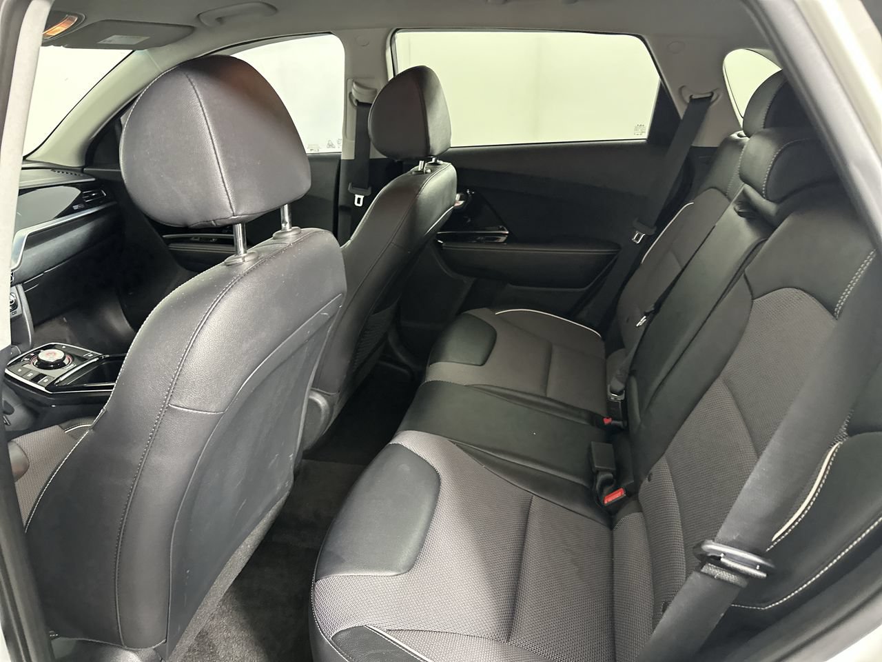 Used 2021 Kia Niro EX FWD image 17