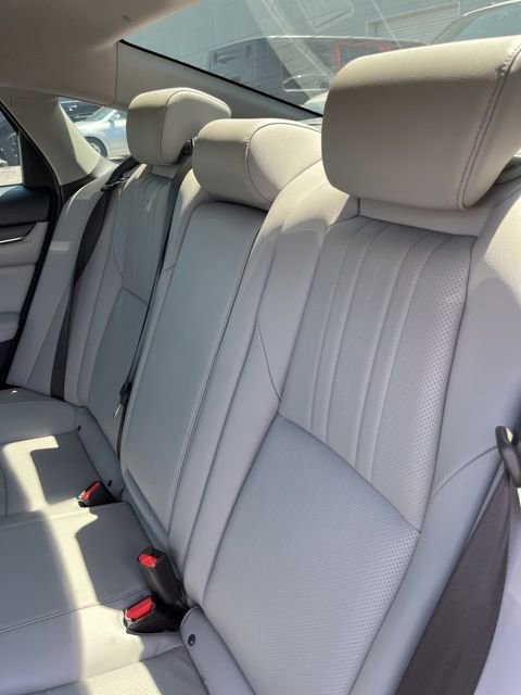 Used 2018 Honda Accord Touring image 9