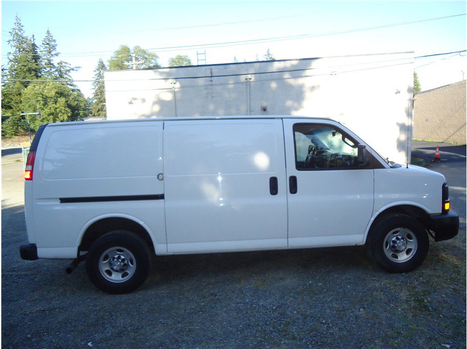 Used 2016 Chevrolet Express 2500 RWD image 5