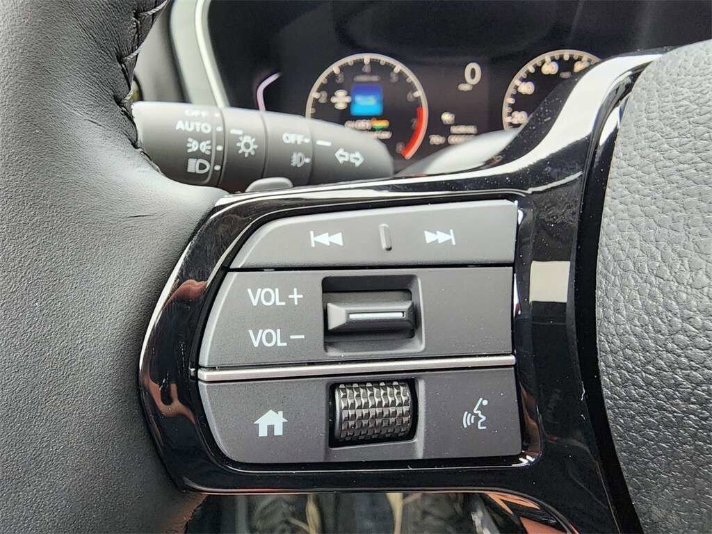 Certified 2024 Honda Pilot Touring image 34