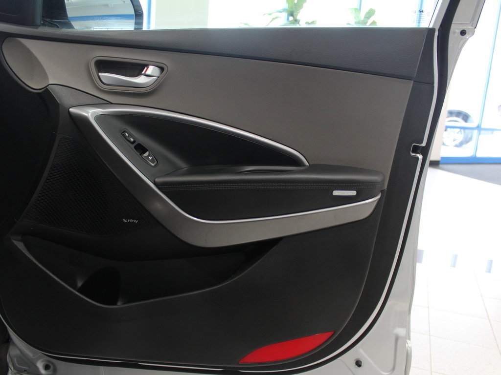 Used 2017 Hyundai Santa Fe Limited image 25