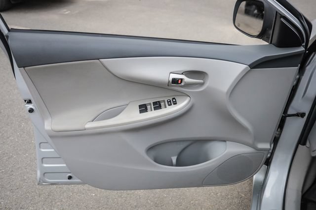 Used 2010 Toyota Corolla LE FWD image 61